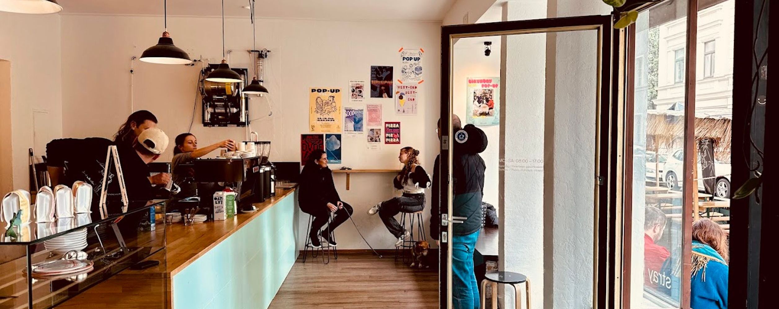 stray coffee roasters — specialty coffee shop in München