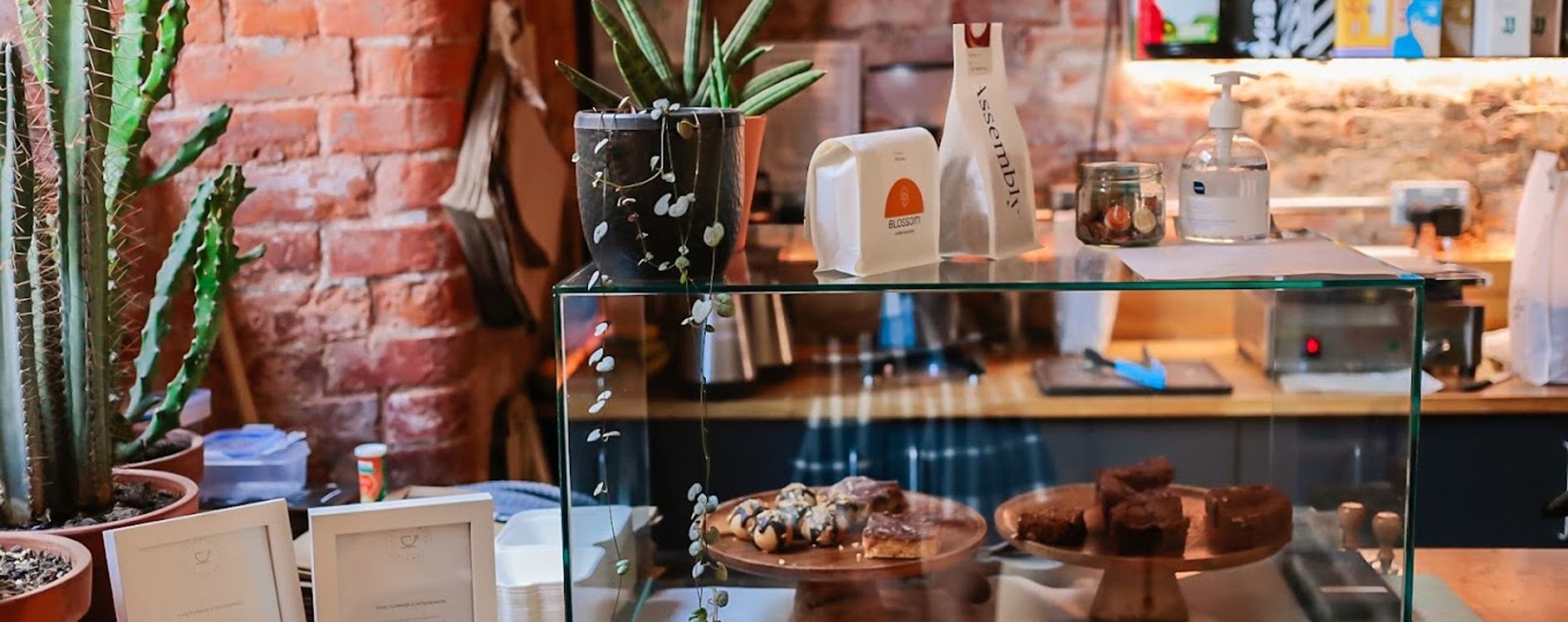 Just Between Friends — specialty coffee shop in Manchester