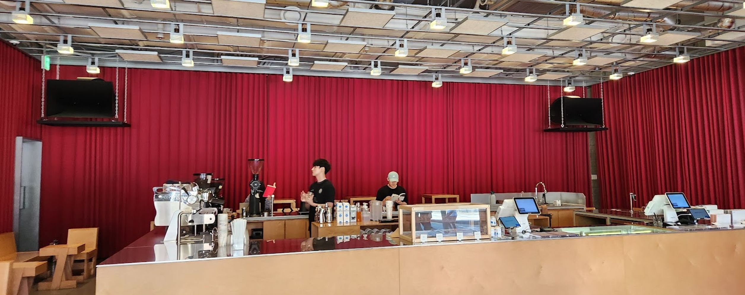 Felt Coffee (Gwanghwamun Branch) — coffee roaster in Seoul