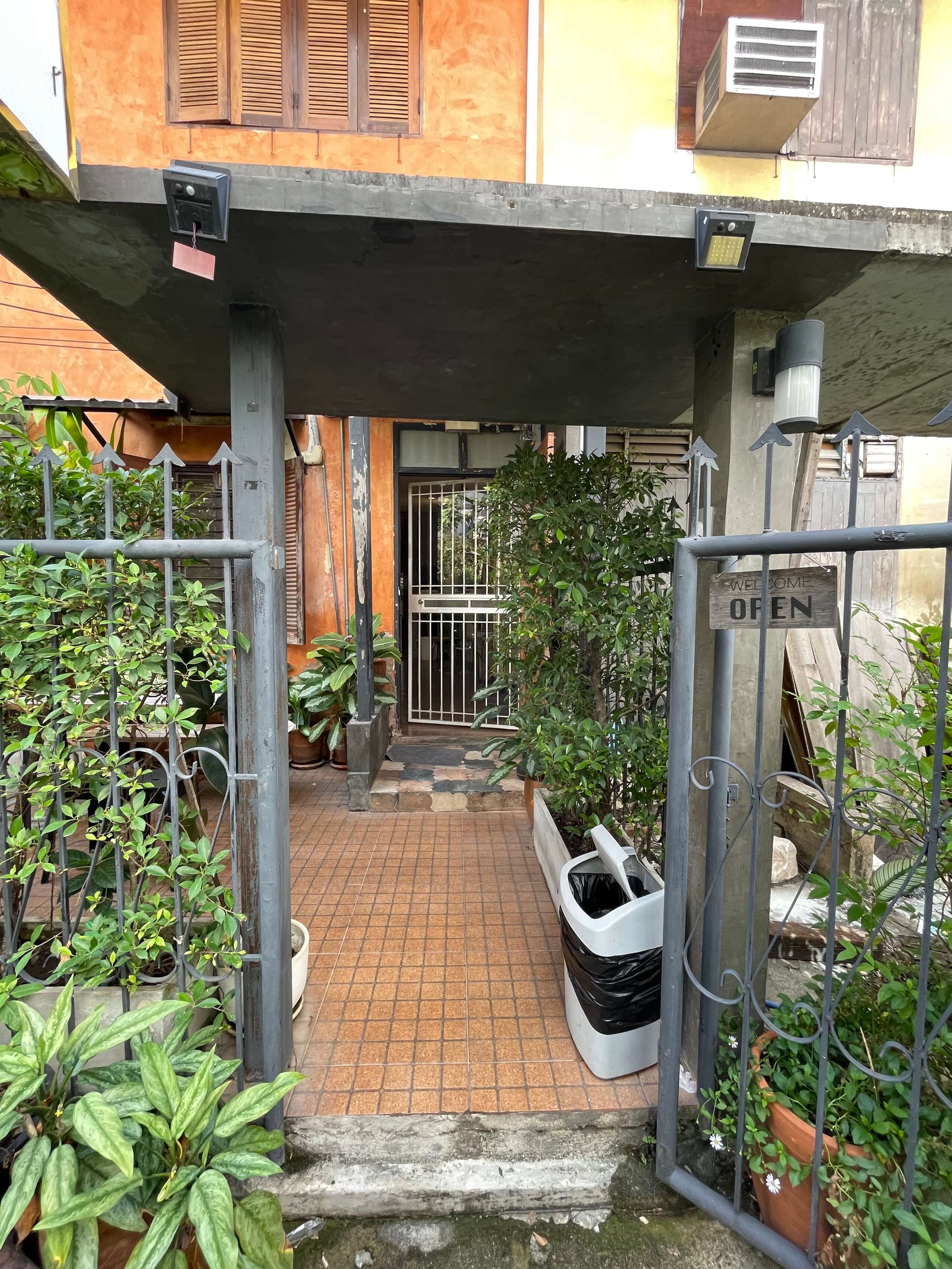 Pobnar — specialty coffee shop in Bangkok